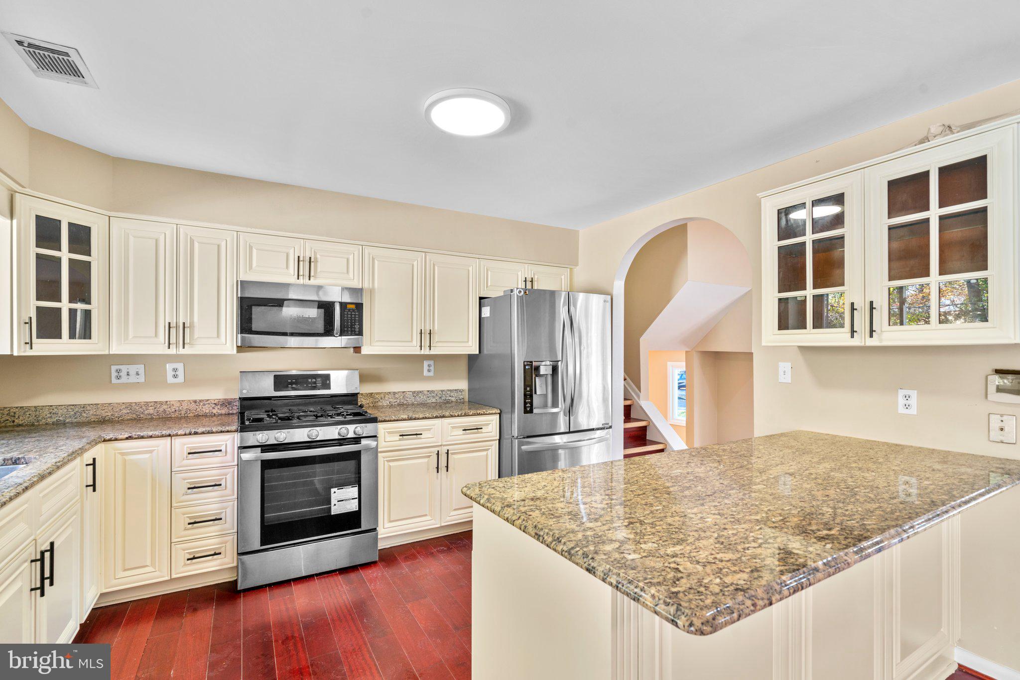 9313 Millbrook Road Ellicott City, MD 21042 - Photo 12 of 39 Kitchen