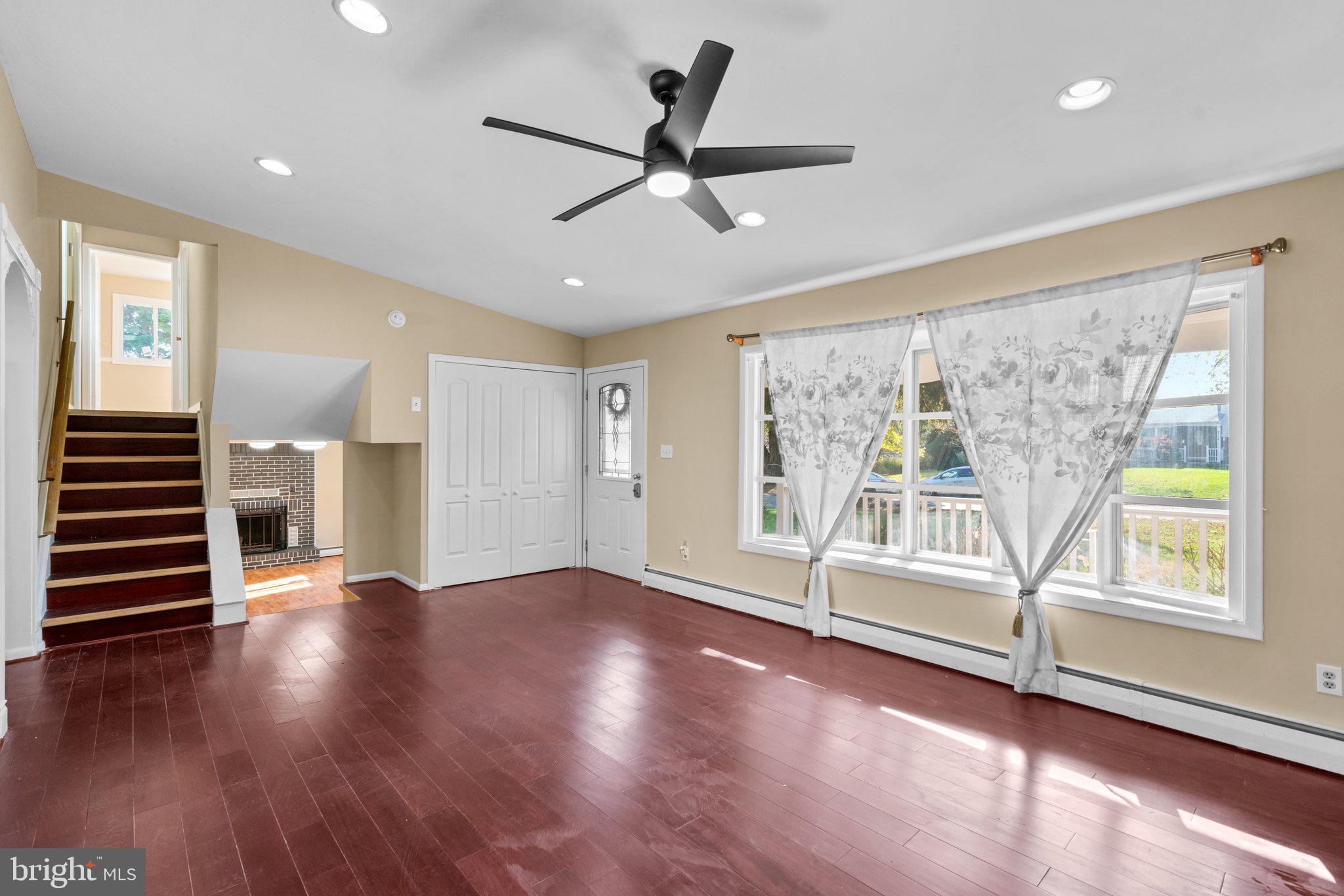 9313 Millbrook Road Ellicott City, MD 21042 - Photo 2 of 39 Living Room