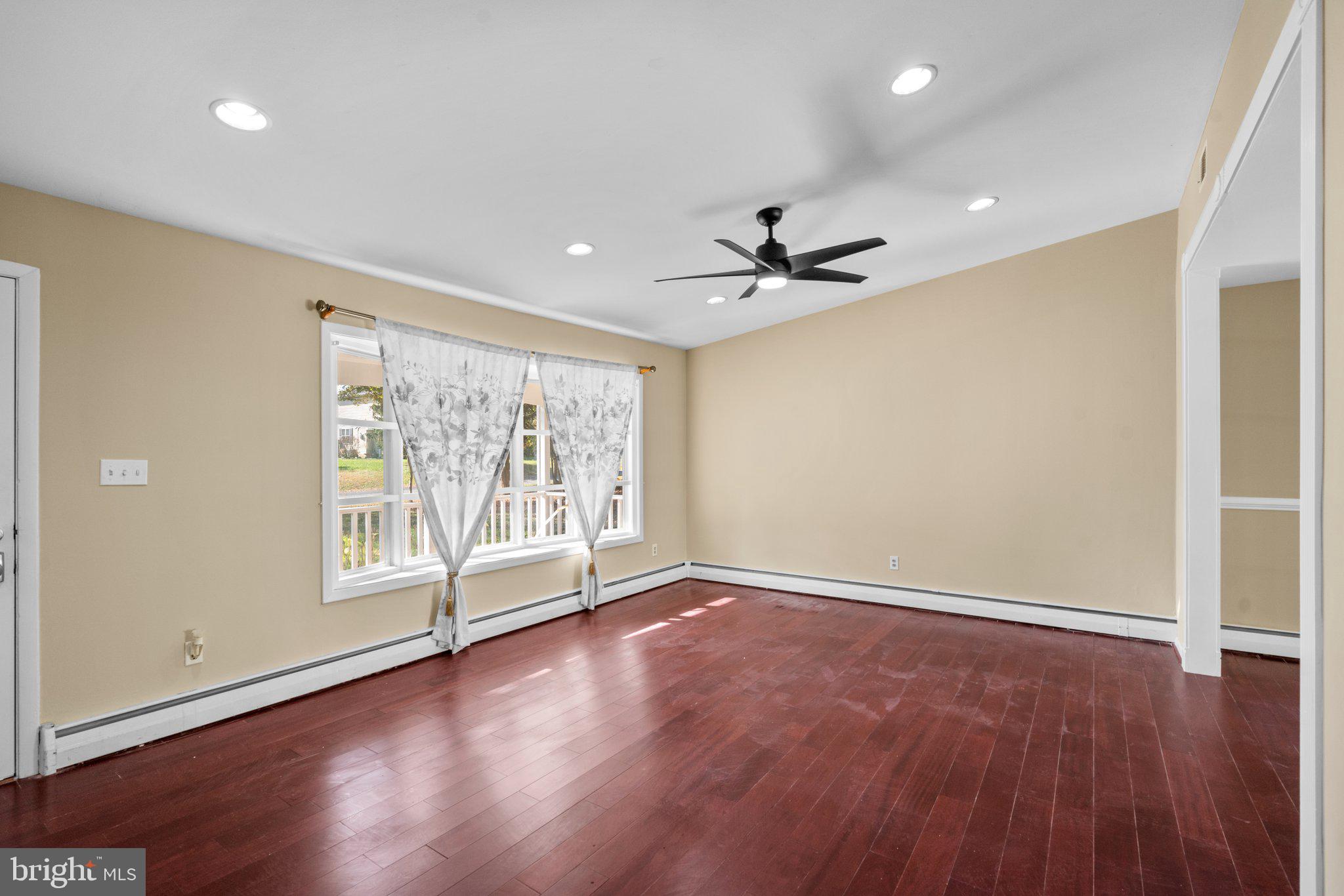 9313 Millbrook Road Ellicott City, MD 21042 - Photo 4 of 39 Living Room