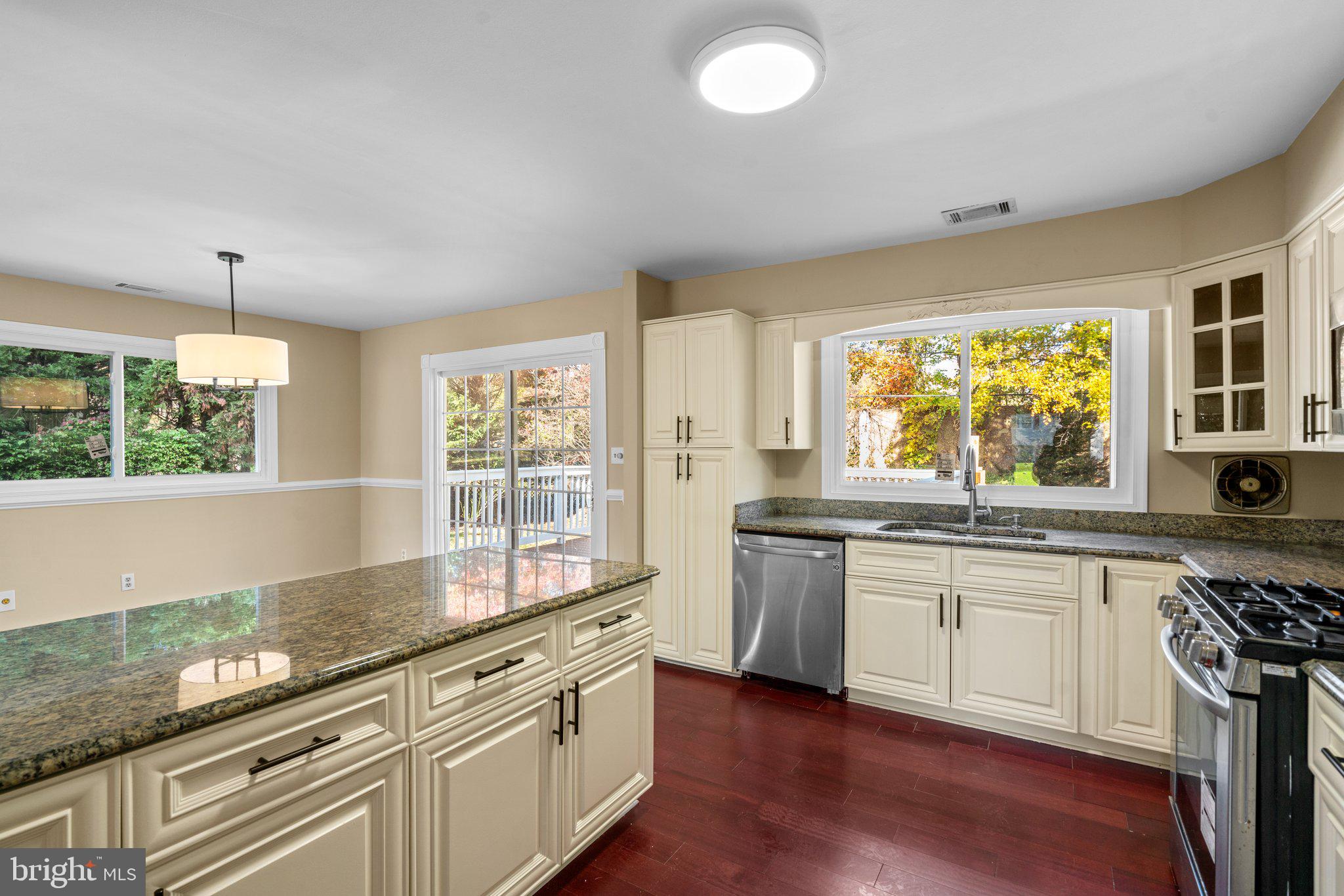 9313 Millbrook Road Ellicott City, MD 21042 - Photo 8 of 39 Kitchen