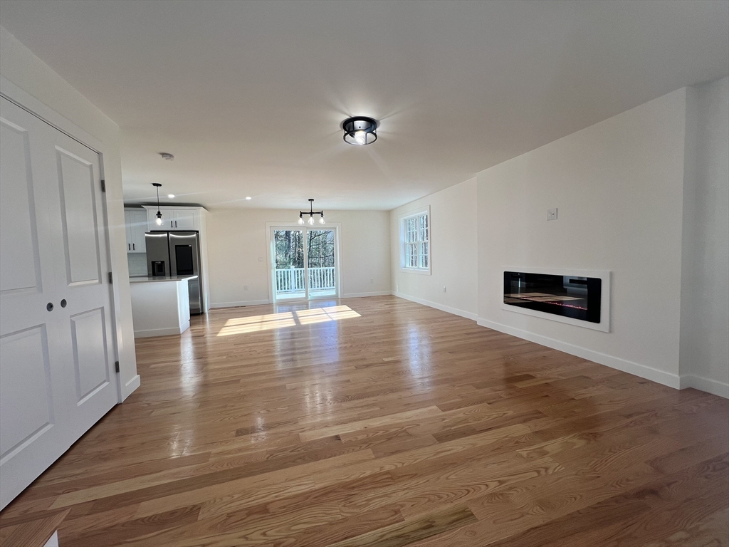 223 Pleasantdale Road Rutland, MA 01543 - Photo 4 of 42