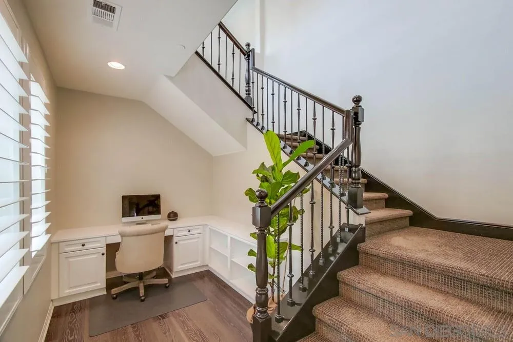 15712 Potomac Ridge Road San Diego, CA 92127 - Photo 5 of 17 a view of entryway with a workspace