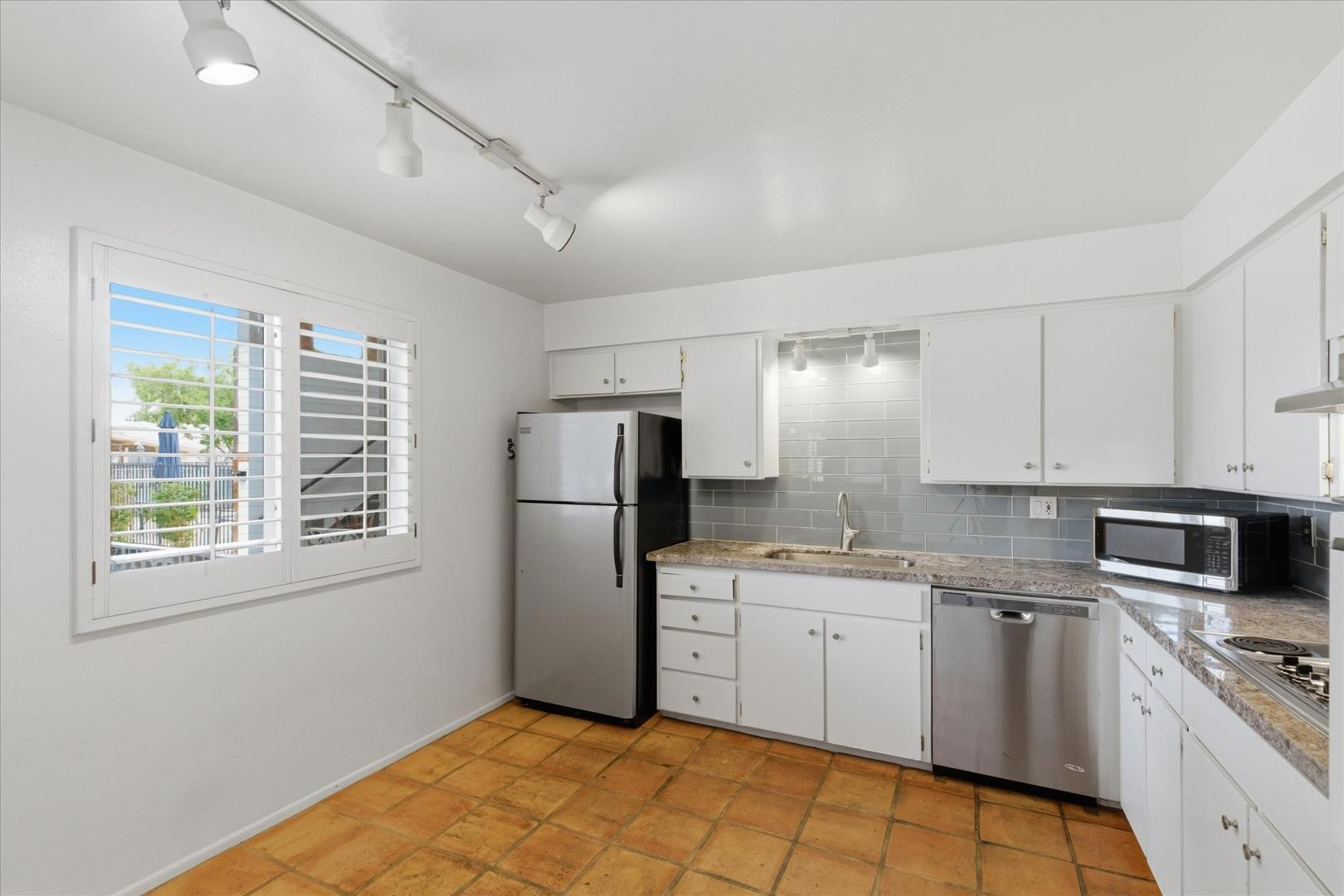 5226 North 20th Street, Unit B1 Phoenix, AZ 85016 - Photo 9 of 25 Photo #9