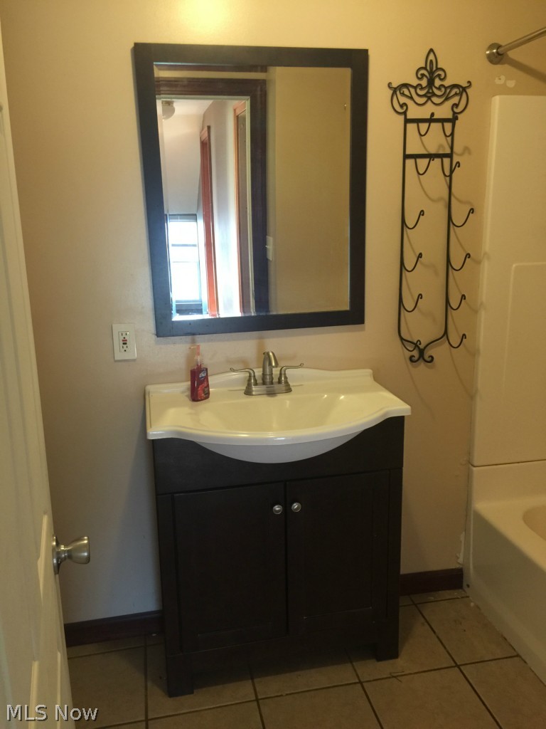 1774 Stillwagon Road Southeast Warren, OH 44484 - Photo 12 of 13 Gallery Image 12