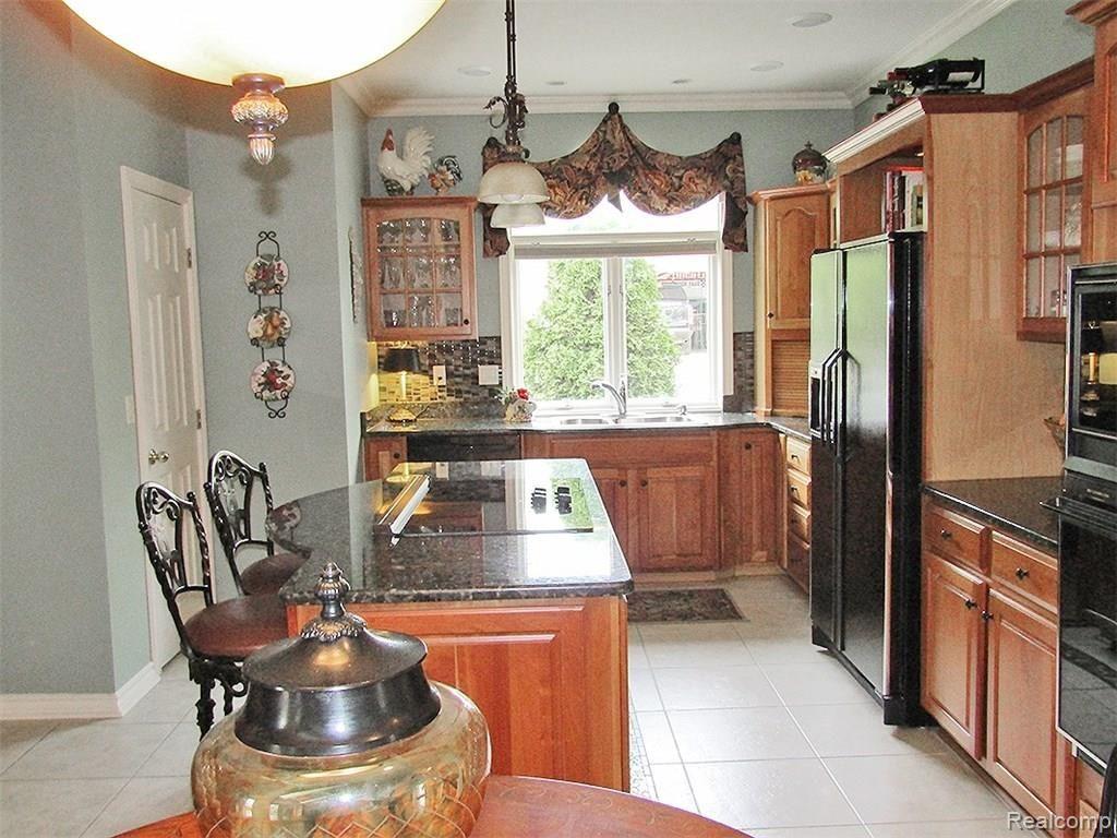 451 Whims Lane Rochester, MI 48306 - Photo 12 of 43 WhimsKIT, 451.jpg