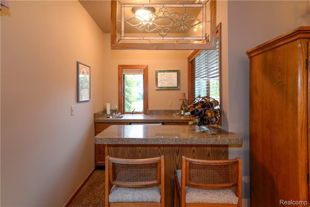 35256 Curtis Road Livonia, MI 48152 - Photo 8 of 29 WET BAR/SERVICE AREA