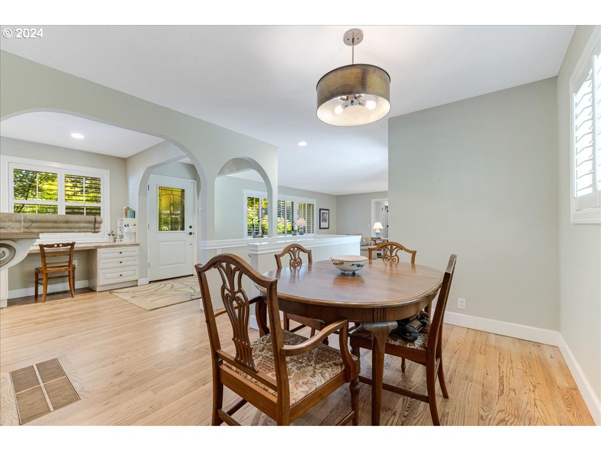 18993 Walling Circle West Linn, OR 97068 - Photo 11 of 42