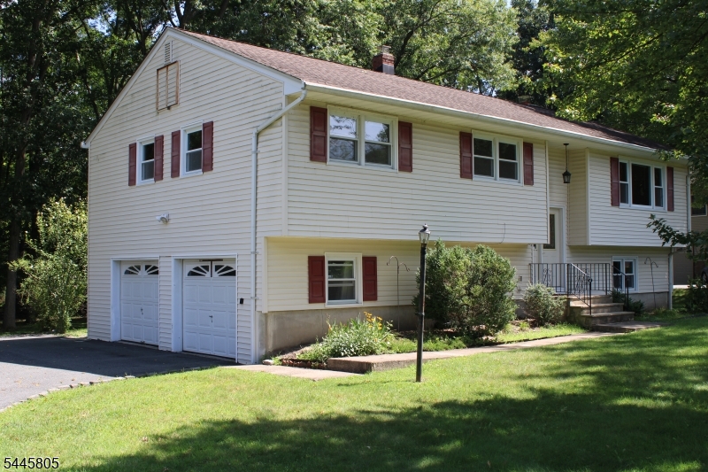 36 Cortright Road Whippany, NJ 07981 - Photo 1 of 14 Gallery Image 1