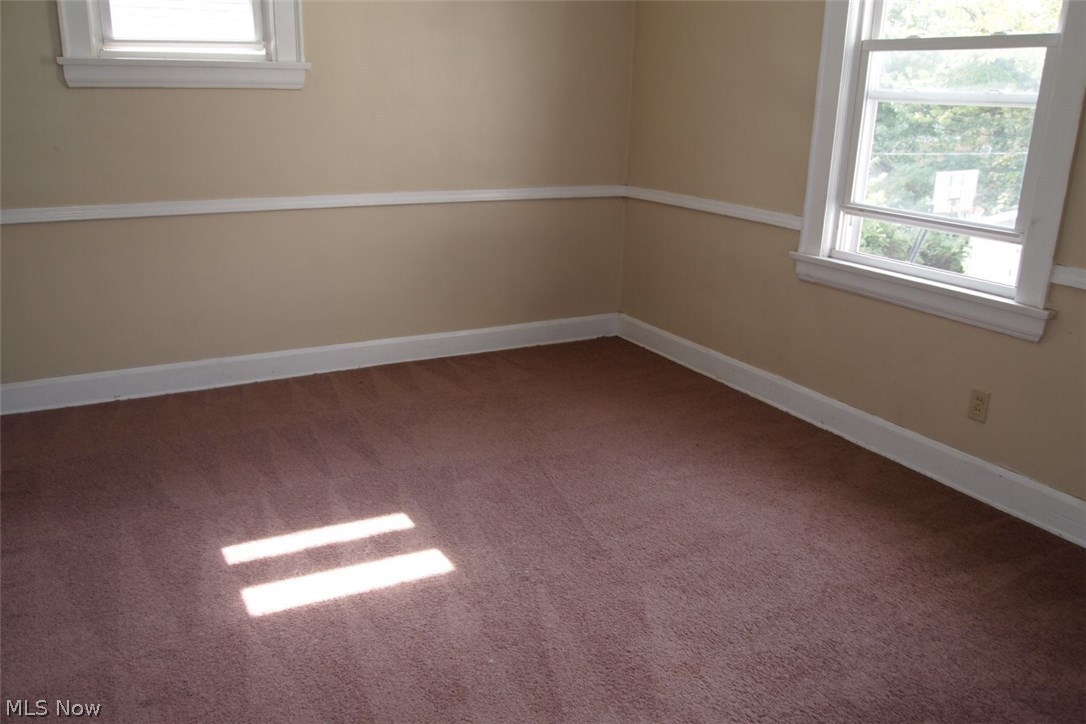 1044 Quilliams Road Cleveland, OH 44121 - Photo 7 of 8
