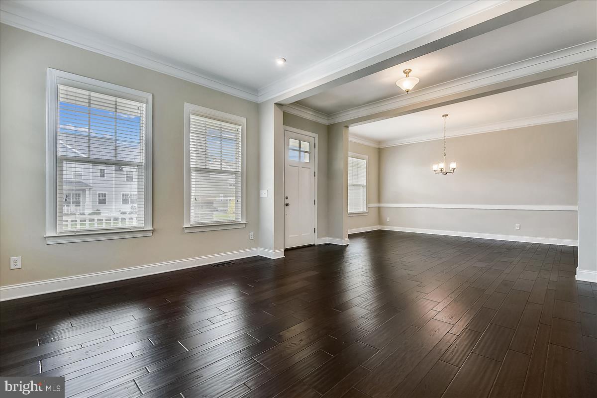 40789 Foxtail Fields Drive Aldie, VA 20105 - Photo 14 of 63 Living room