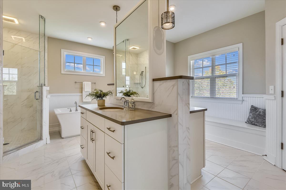 40789 Foxtail Fields Drive Aldie, VA 20105 - Photo 17 of 63 Master bath