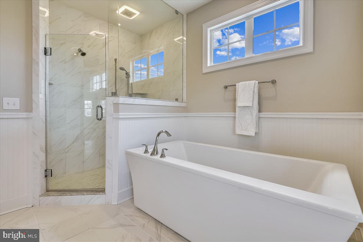 40789 Foxtail Fields Drive Aldie, VA 20105 - Photo 19 of 63 Master bath