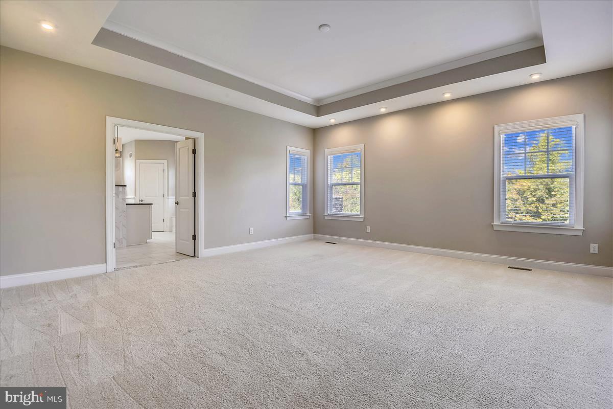 40789 Foxtail Fields Drive Aldie, VA 20105 - Photo 21 of 63 Master bedroom