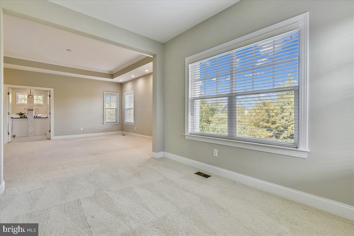 40789 Foxtail Fields Drive Aldie, VA 20105 - Photo 23 of 63 Master bedroom sitting room