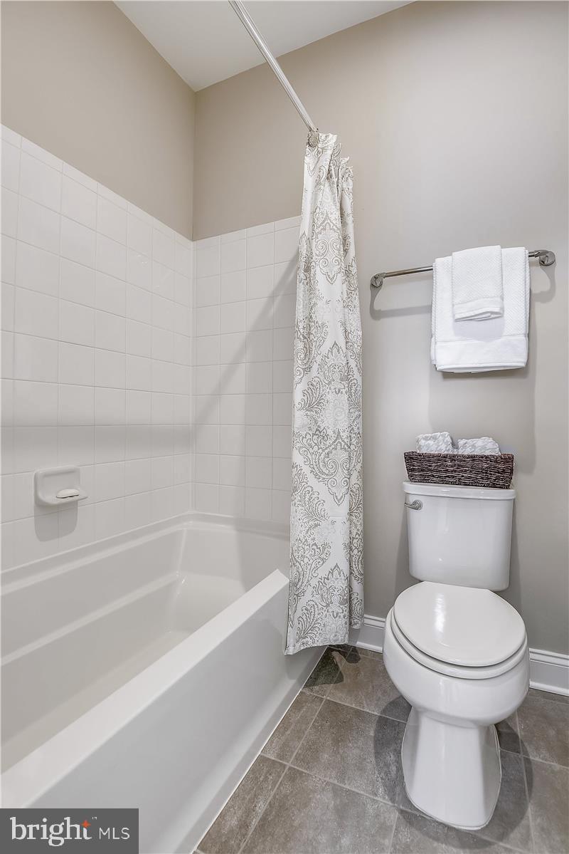 40789 Foxtail Fields Drive Aldie, VA 20105 - Photo 30 of 63 Upper level bathroom