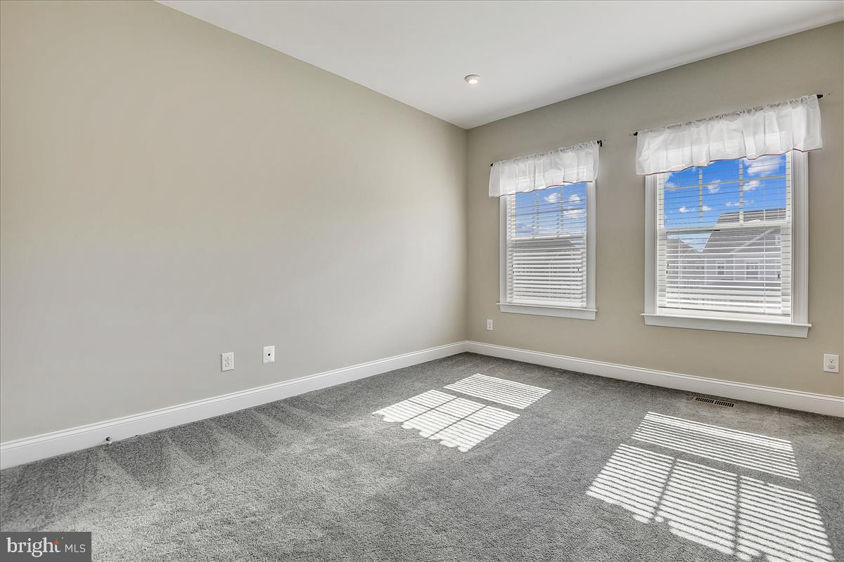40789 Foxtail Fields Drive Aldie, VA 20105 - Photo 34 of 63 Upper level bedroom