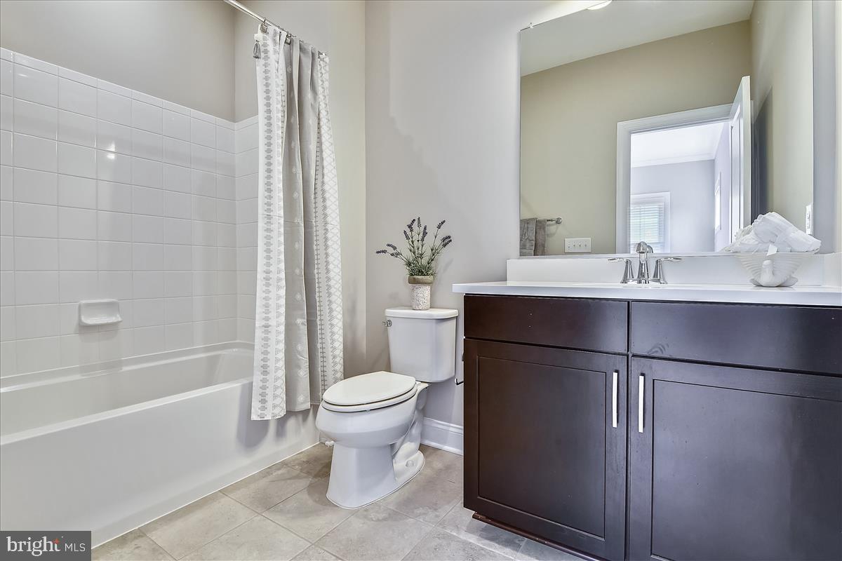 40789 Foxtail Fields Drive Aldie, VA 20105 - Photo 35 of 63 Upper level bathroom