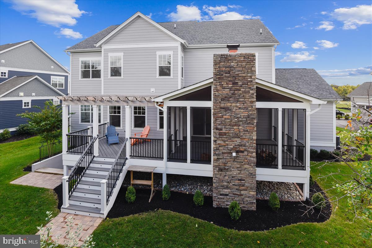 40789 Foxtail Fields Drive Aldie, VA 20105 - Photo 54 of 63 Screened porch and deck