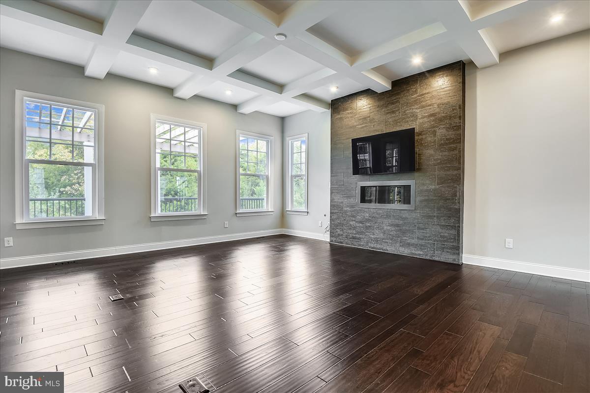 40789 Foxtail Fields Drive Aldie, VA 20105 - Photo 9 of 63 Family room