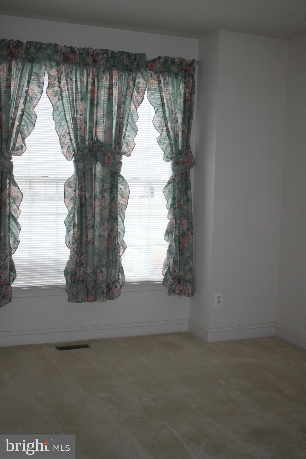 13627 Ryton Ridge Lane Gainesville, VA 20155 - Photo 15 of 21 Bedroom