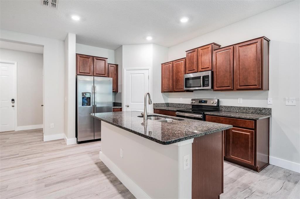 8082 Rolling Shell Trail Wesley Chapel, FL 33545 - Photo 25 of 58