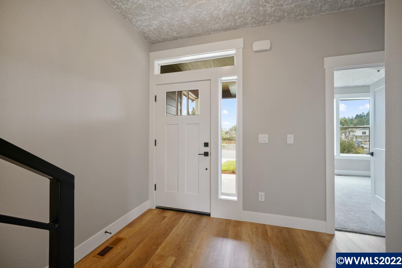 1621 Southwest Ellis Street Dallas, OR 97338 - Photo 6 of 34 Gallery Image 6