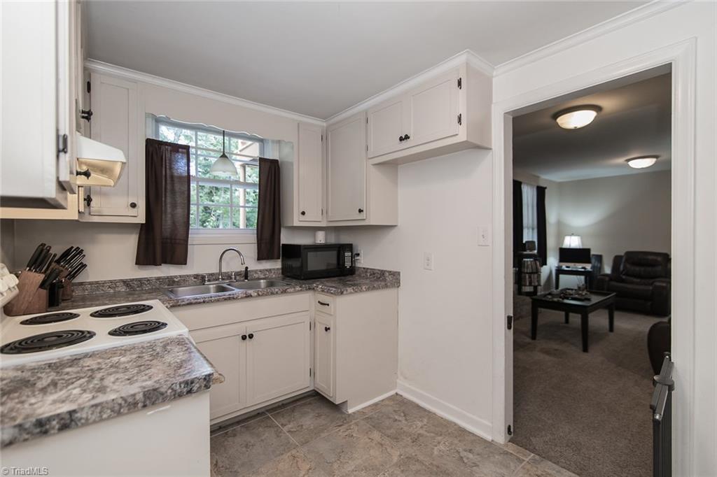 1012 Sweetbriar Road High Point, NC 27262 - Photo 19 of 30 Gallery Image 19