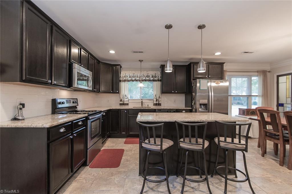 1012 Sweetbriar Road High Point, NC 27262 - Photo 4 of 30 Gallery Image 4