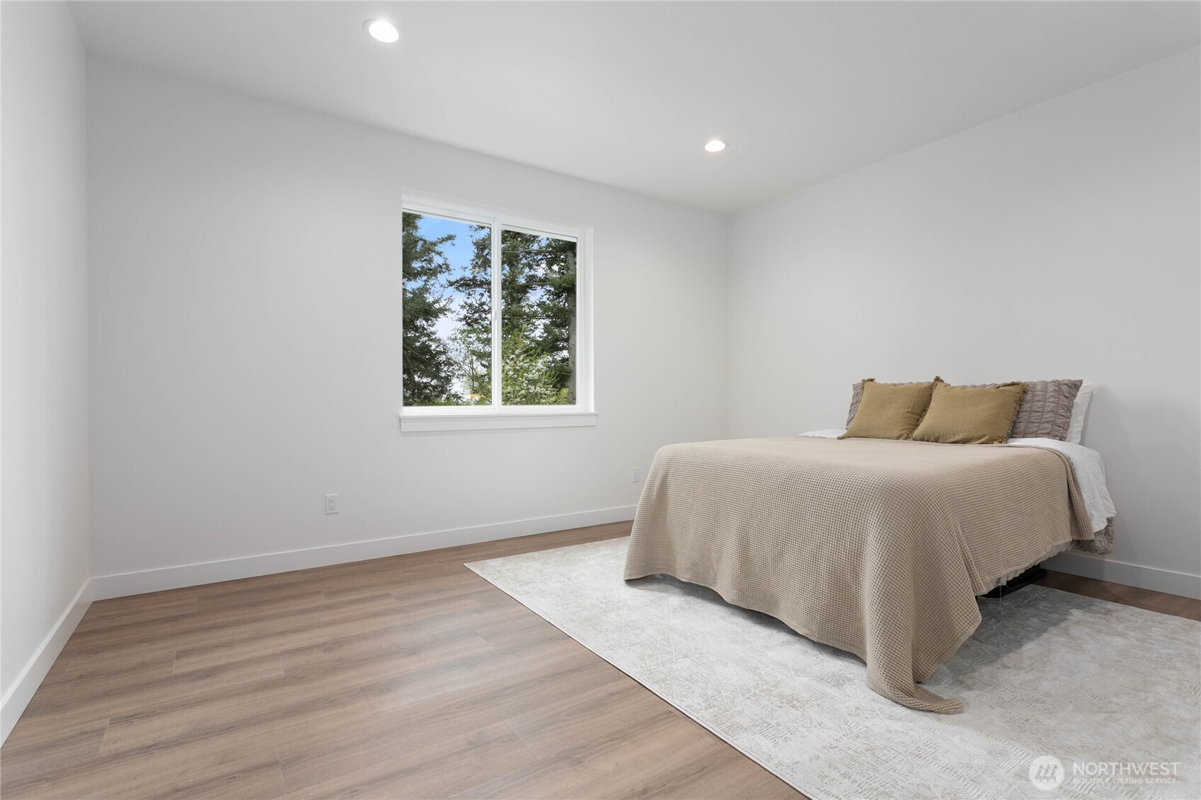 412 West 4th Street Everson, WA 98247 - Photo 27 of 31 a bedroom with a bed and a window