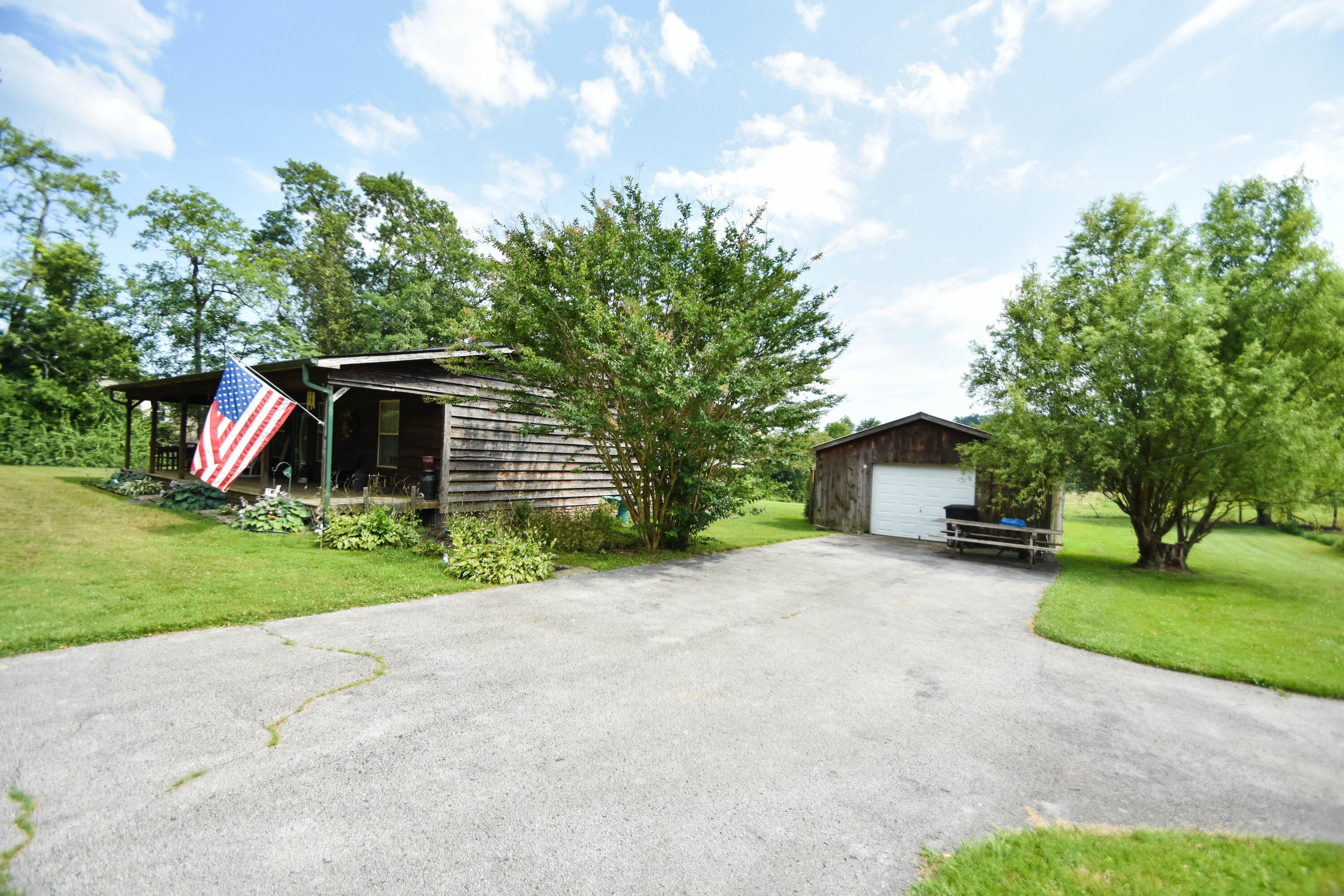 810 Gabbard Road Berea, KY 40403 - Photo 3 of 22 DSC_9978