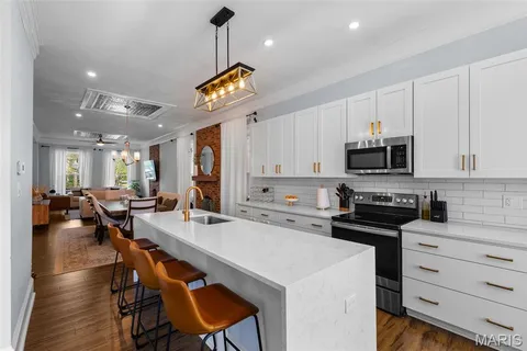 $569,500 | 4716 Olive Street, St. Louis, MO 63108