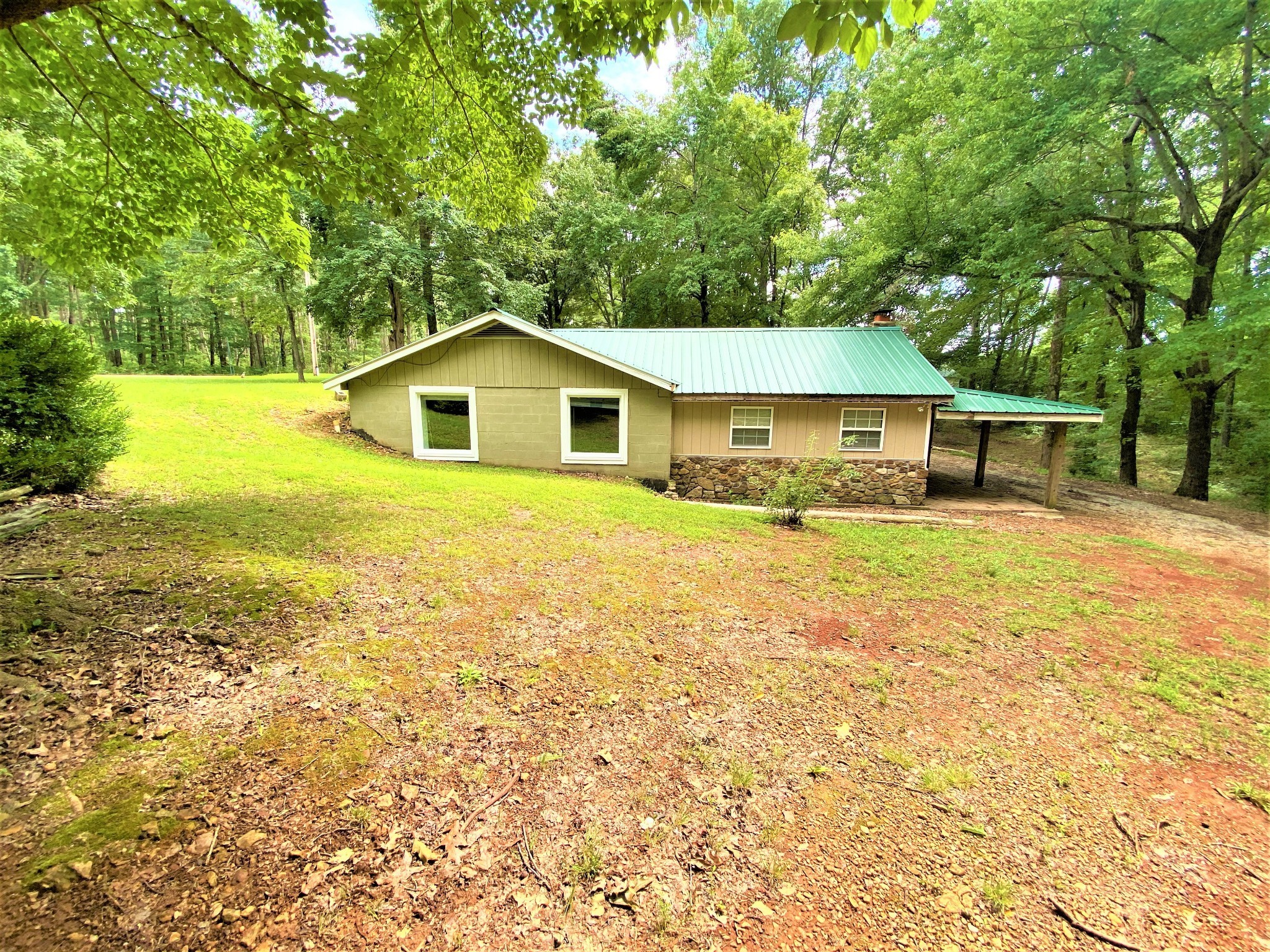 1035 West Point Road Lawrenceburg, TN 38464 - Photo 3 of 42 a view of a house with a yard