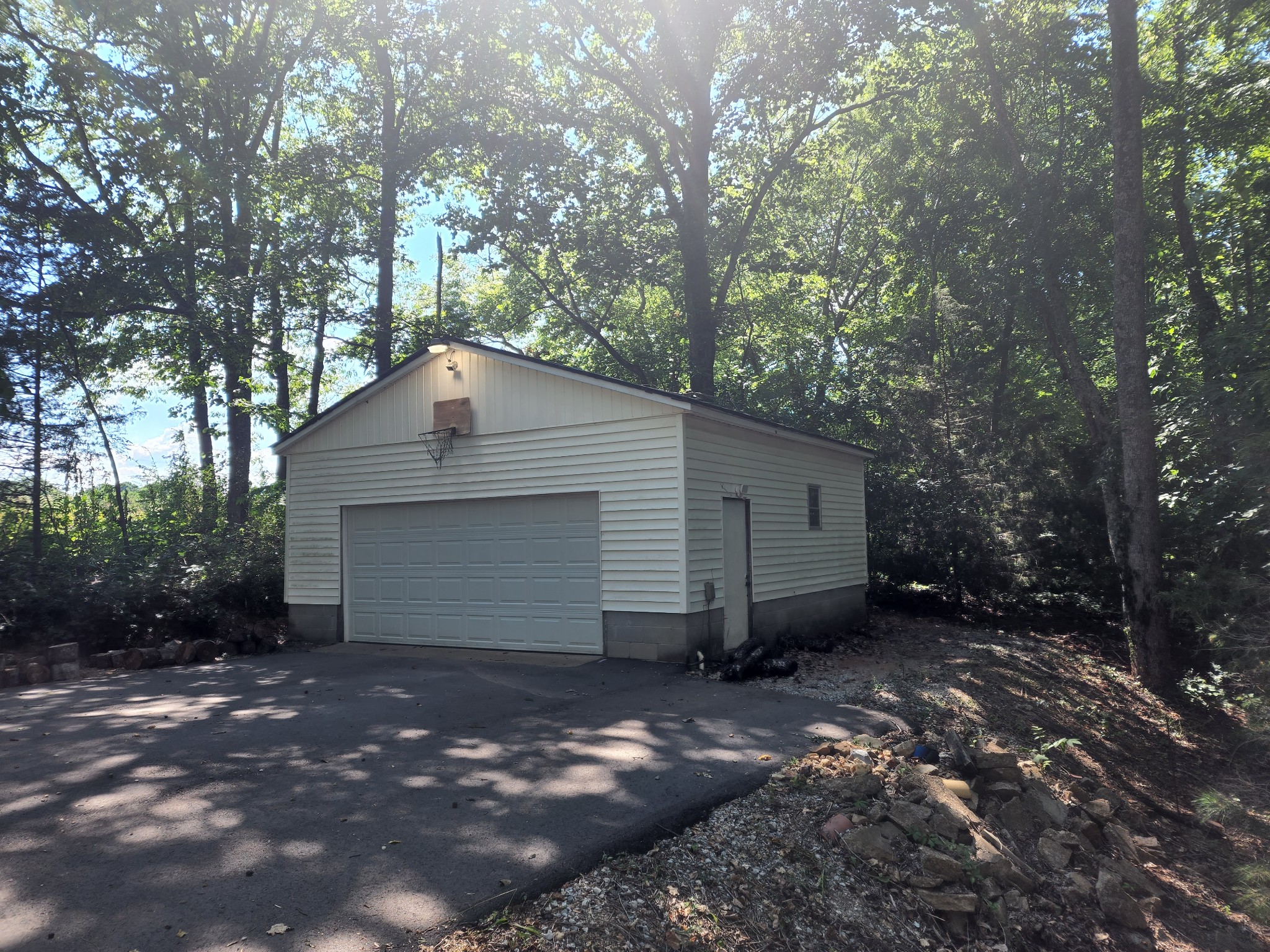 1035 West Point Road Lawrenceburg, TN 38464 - Photo 5 of 42 a view of a house with a yard