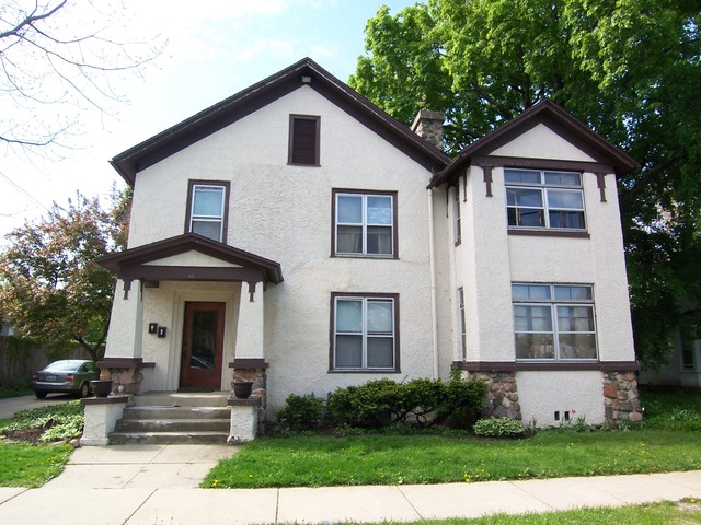 371 Fulton Street Elgin, IL 60120 - Photo 1 of 15 Gallery Image 1