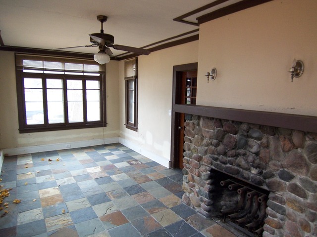 371 Fulton Street Elgin, IL 60120 - Photo 15 of 15 Gallery Image 15