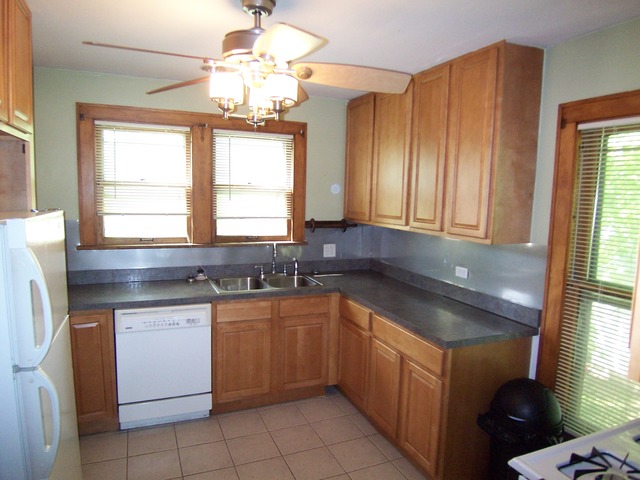 371 Fulton Street Elgin, IL 60120 - Photo 6 of 15 Gallery Image 6