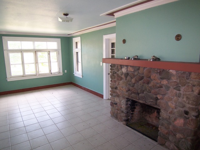 371 Fulton Street Elgin, IL 60120 - Photo 7 of 15 Gallery Image 7