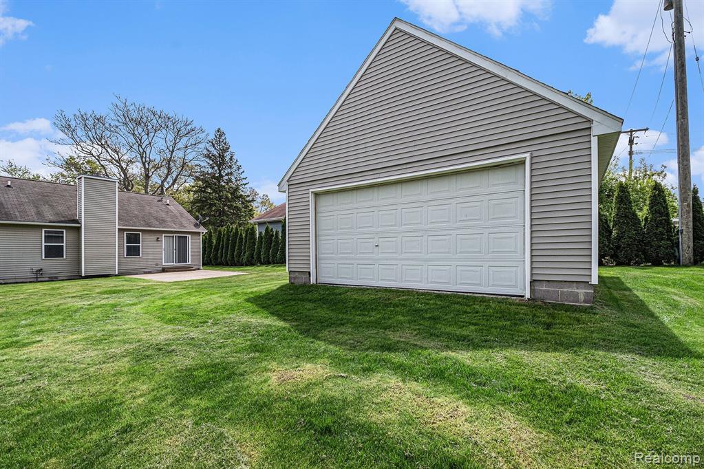 45 North Hospital Road Waterford, MI 48327 - Photo 22 of 27 Gallery Image 22