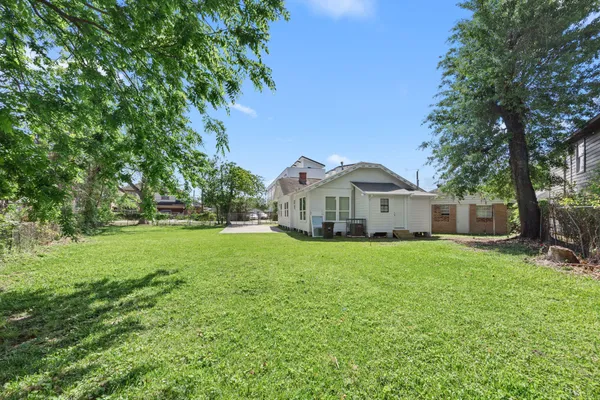 $2,850 | 3916 Kennon Street, Houston, TX 77009