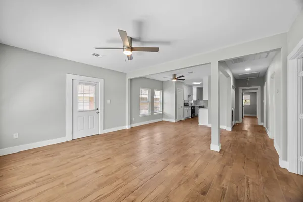 $2,850 | 3916 Kennon Street, Houston, TX 77009