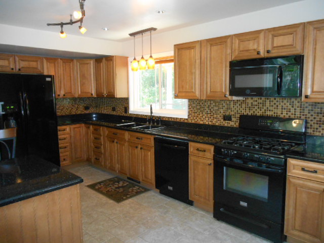 212 Baron Drive Spring Grove, IL 60081 - Photo 11 of 25