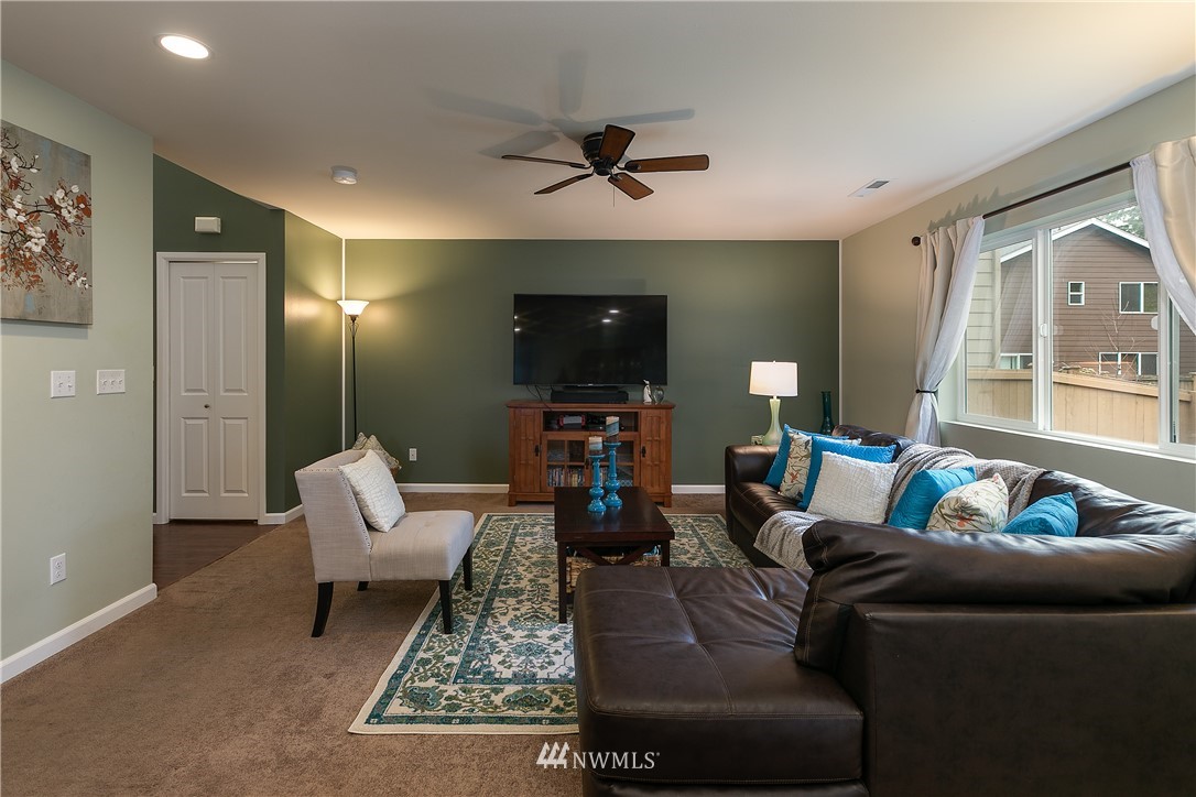 3228 177th Place Southeast, Unit 18 Bothell, WA 98012 - Photo 3 of 22 Gallery Image 3