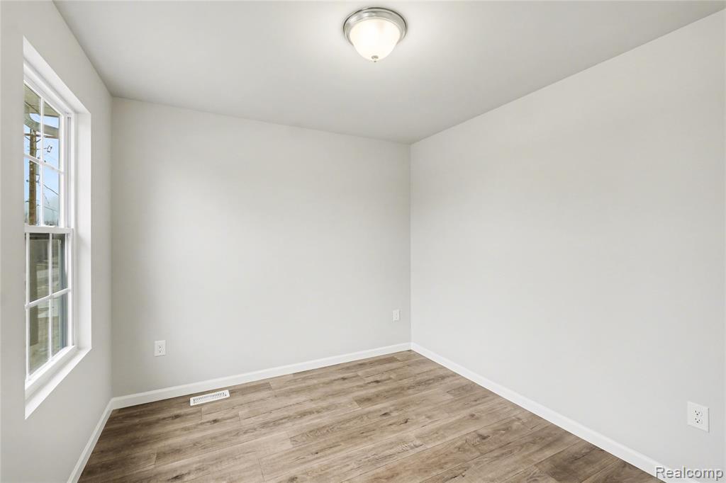 12521 Sharp Road Linden, MI 48451 - Photo 5 of 25
