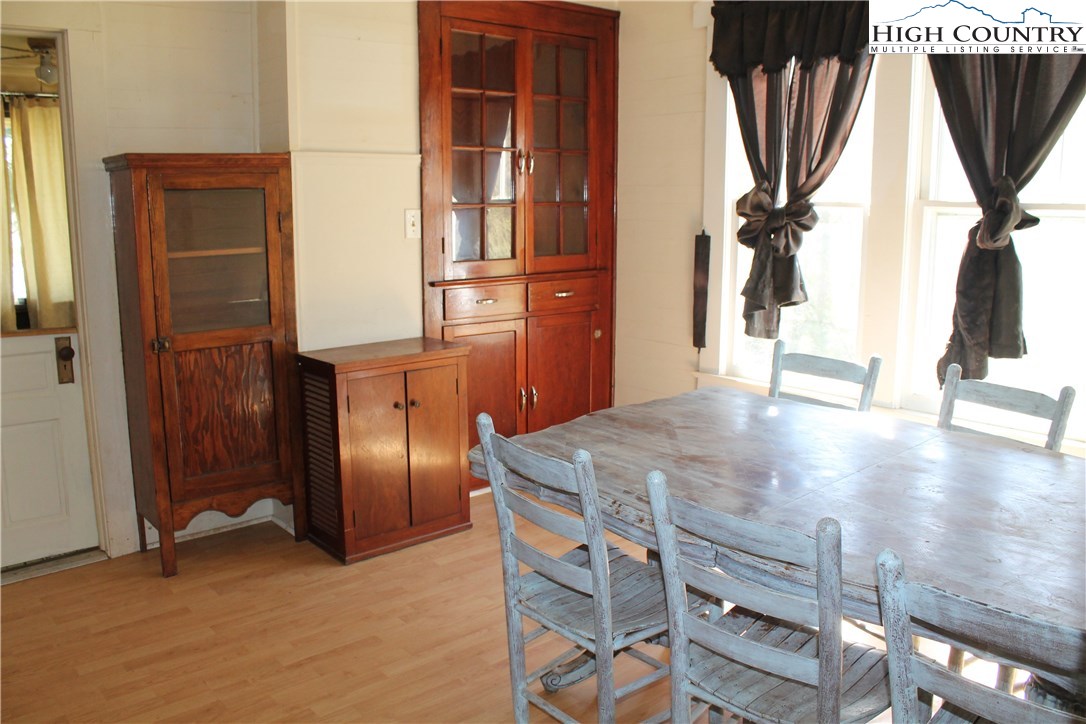 337 Bells View Lane Purlear, NC 28665 - Photo 3 of 16 Gallery Image 3
