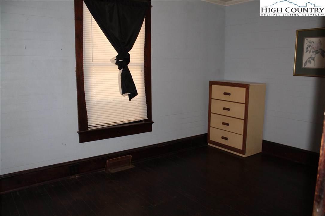337 Bells View Lane Purlear, NC 28665 - Photo 9 of 16 Gallery Image 9