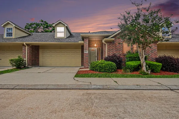 $249,900 | 1531 Village Townhome Drive, Pasadena, TX 77504