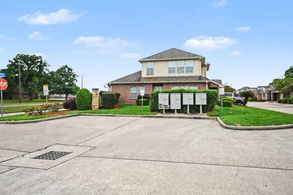 $249,900 | 1531 Village Townhome Drive, Pasadena, TX 77504