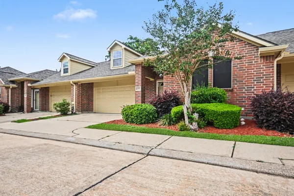 $249,900 | 1531 Village Townhome Drive, Pasadena, TX 77504