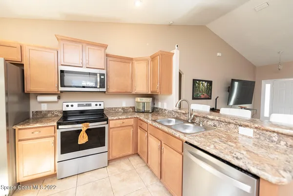 $2,550 | 4965 Mayflower Street, Cocoa, FL 32927