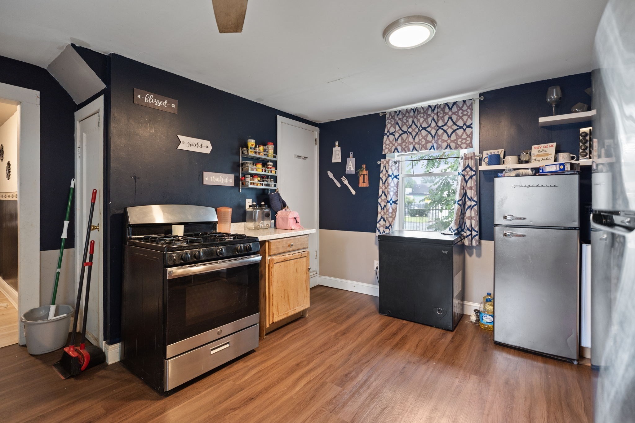 19 Suffolk Street Springfield, MA 01109 - Photo 11 of 35 Gallery Image 11